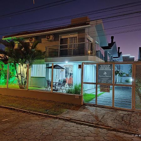 Residencial Bernardo, Meia Quadra Do Trapiche ฟลอเรียนอโปลิส ภายนอก รูปภาพ