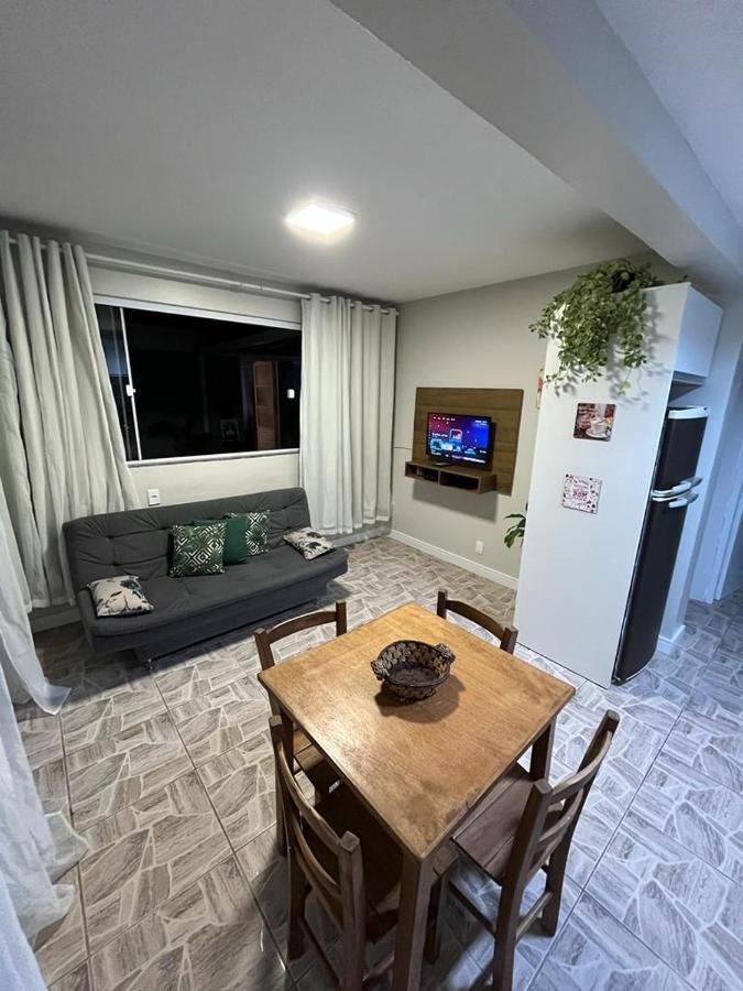 Residencial Bernardo, Meia Quadra Do Trapiche ฟลอเรียนอโปลิส ภายนอก รูปภาพ
