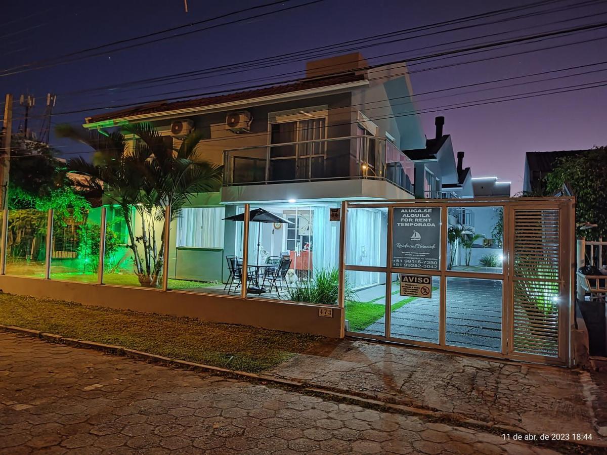 Residencial Bernardo, Meia Quadra Do Trapiche ฟลอเรียนอโปลิส ภายนอก รูปภาพ